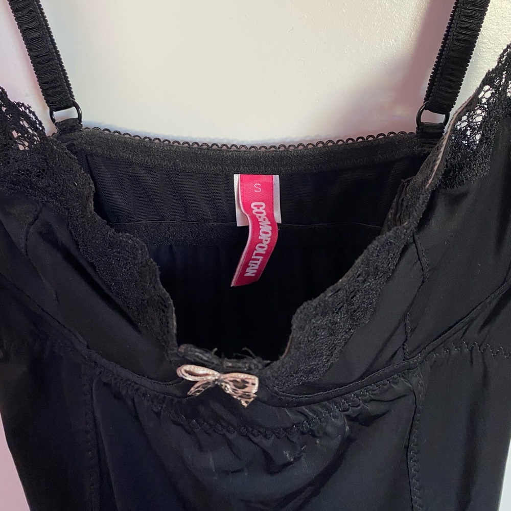 Cosmopolitan Slip - Picture 4 of 8